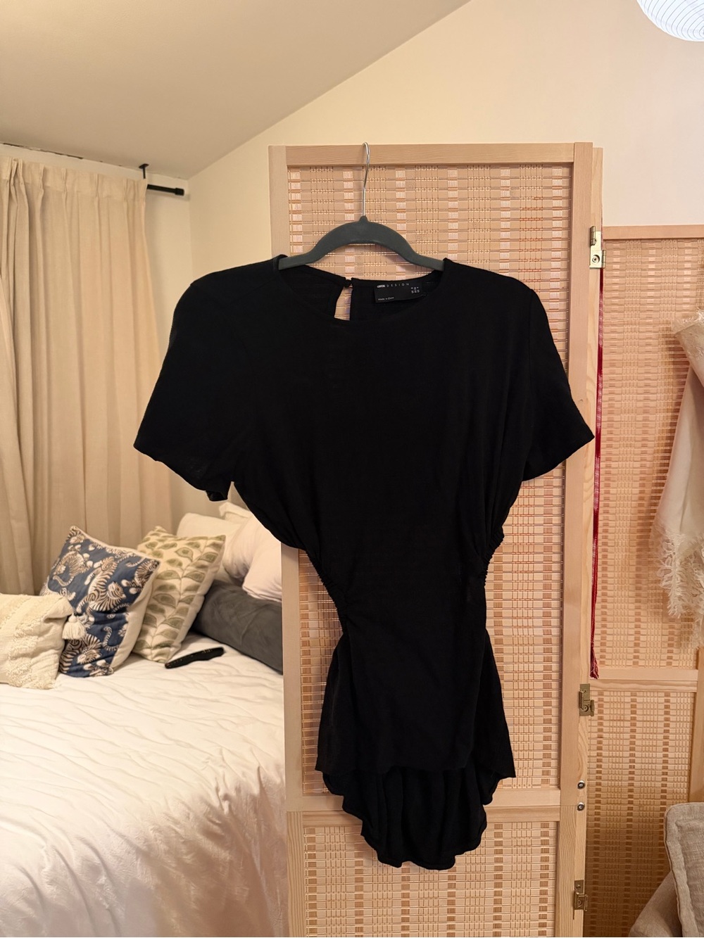 Black Short Sleeve Backless Top